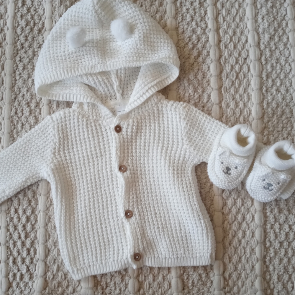 Hooded Cardigan & Baby Bear Booties